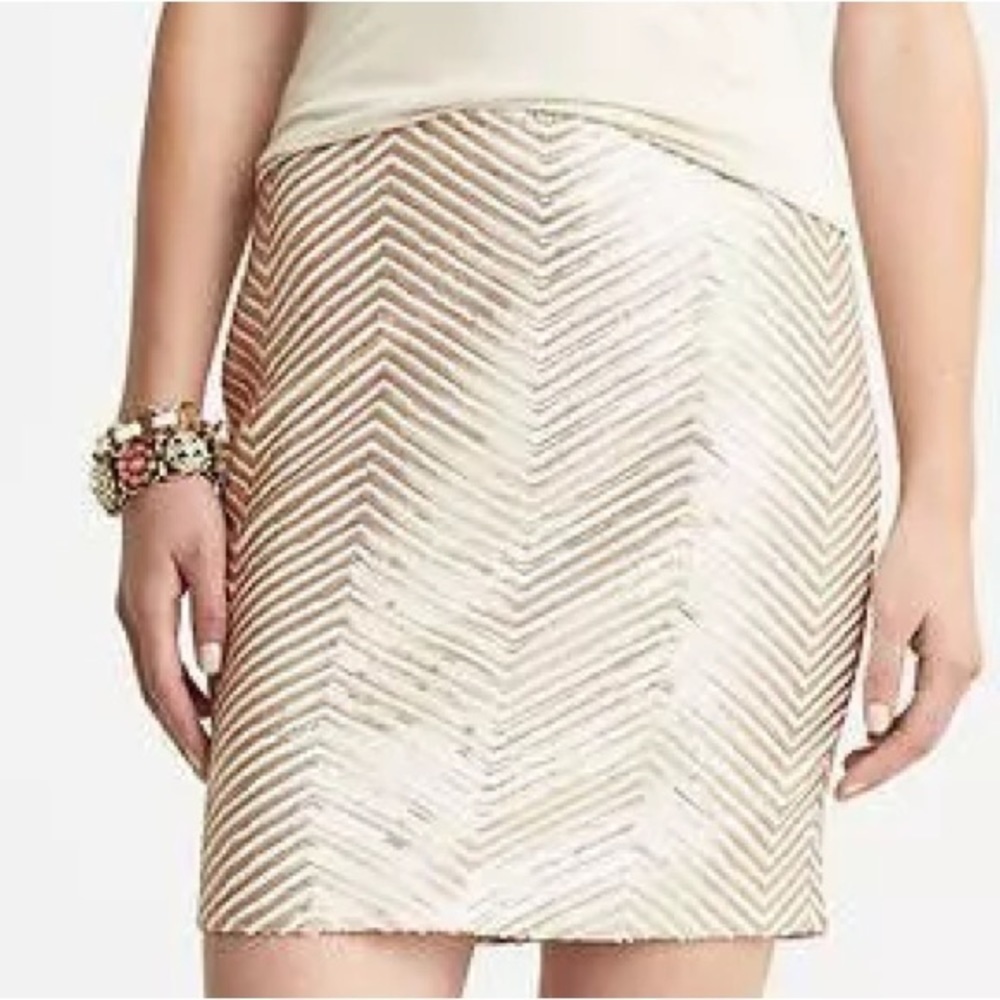 Banana Republic Women SZ 6 White/Gold Chevron All Over Sequin Lined Pencil Skirt